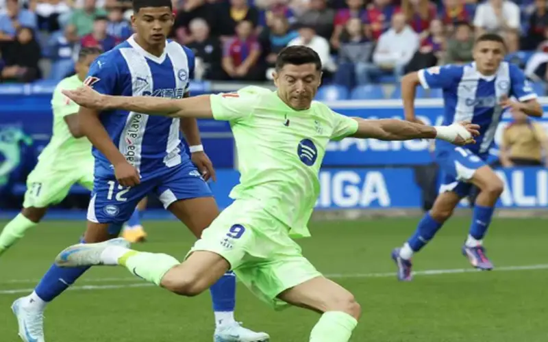 موعد مباراة برشلونة ضد ديبورتيفو ألافيس: مباراة بين القمة والقاع تشعل أجواء الليجا